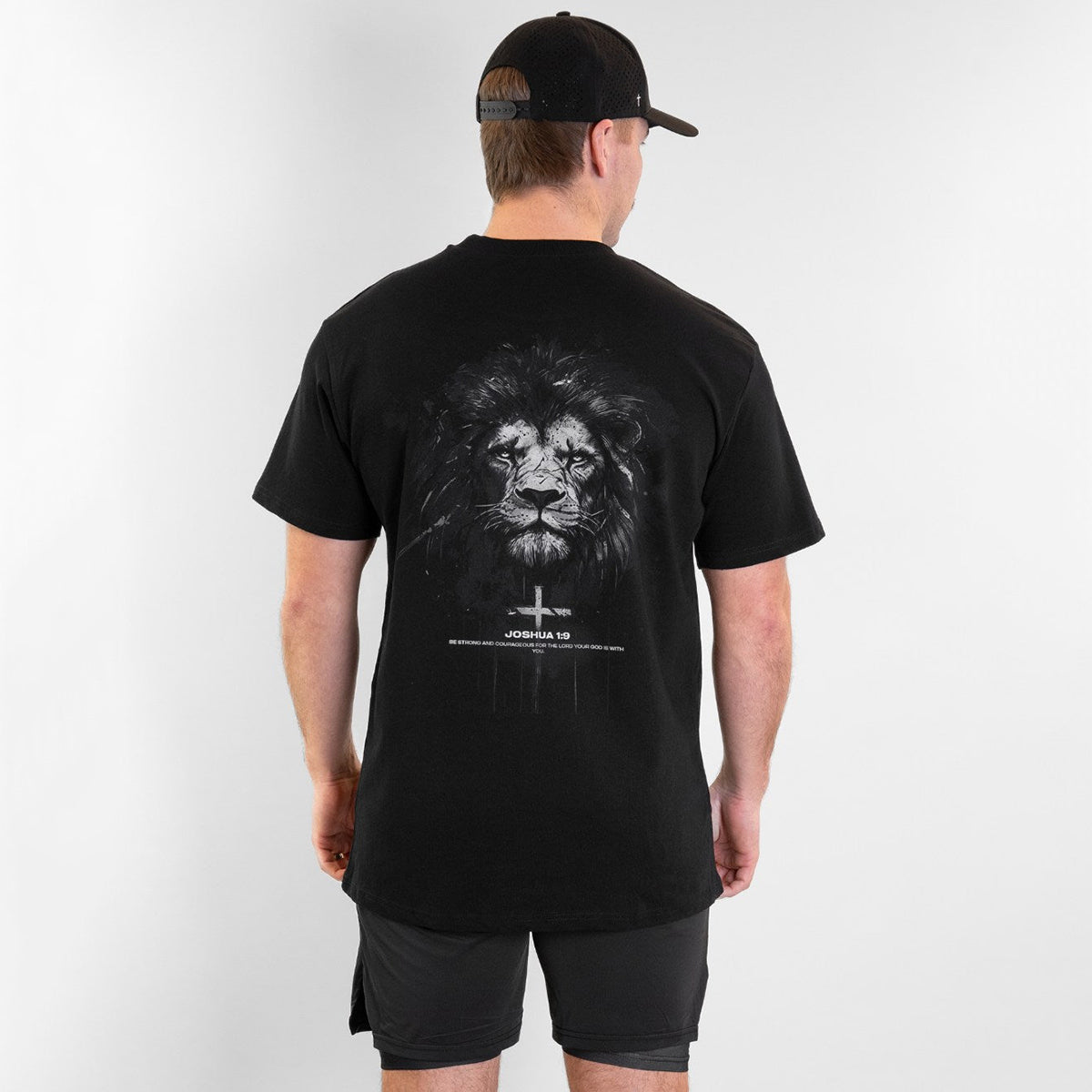 Joshua 1:9 Lion Oversized T-shirt