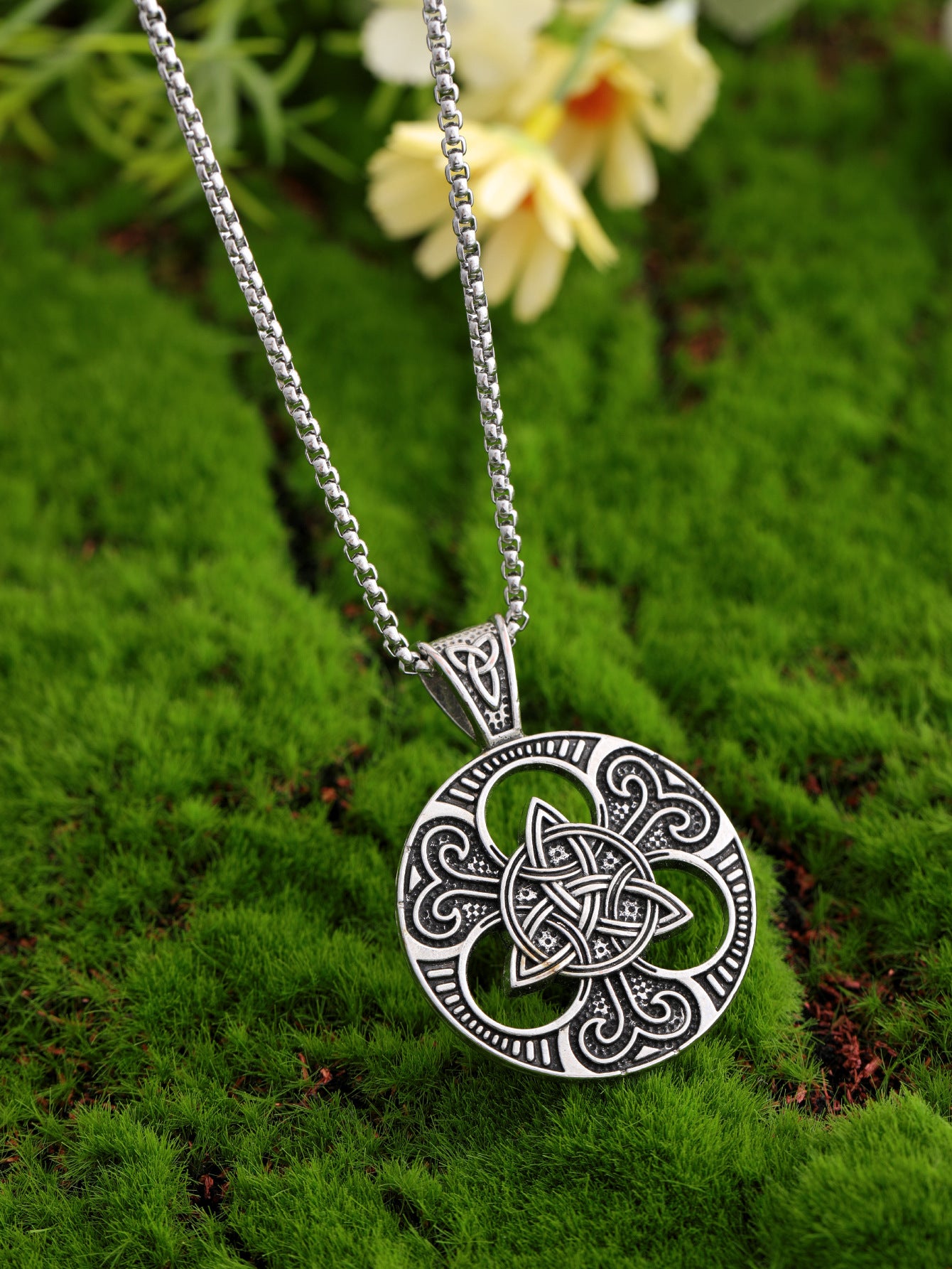 Nordic Triangle Knot Viking Necklace Pendant