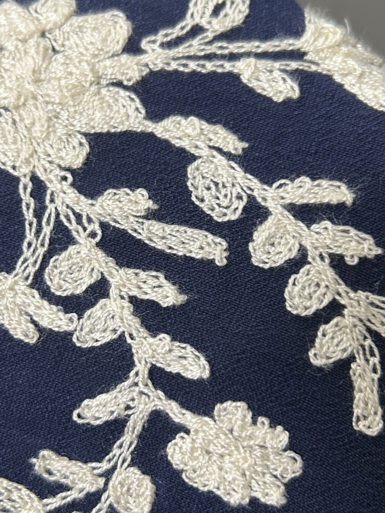 Women's Elegant Casual Floral Embroidered Cotton And Linen Blouse